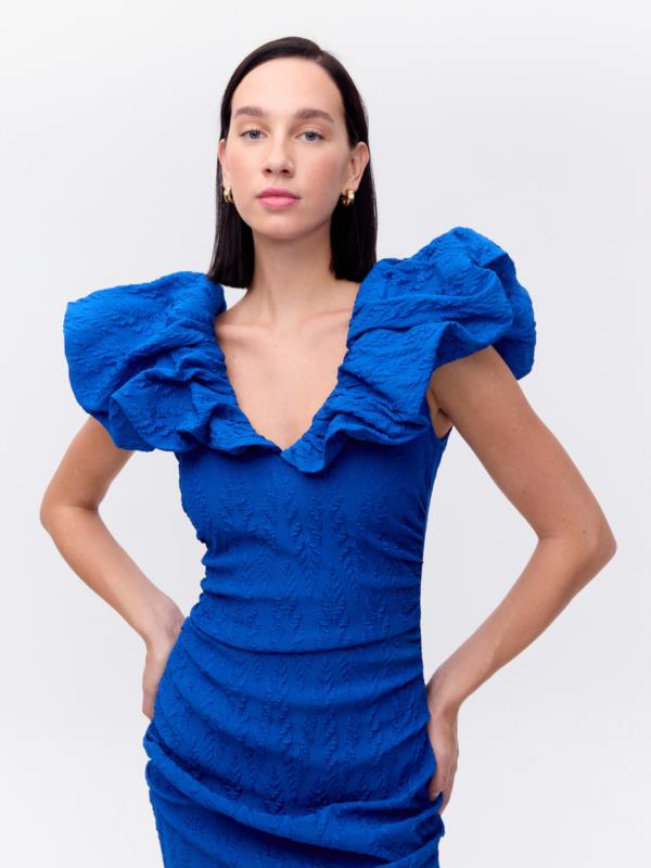 MIOH VESTIDO PETALO DAMASCO DE VOLANTE ESCOTE EN AZUL ESPIGA