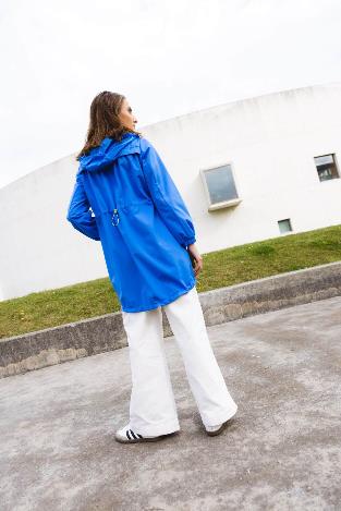 Parka modelo Violeta de DICHI color azul