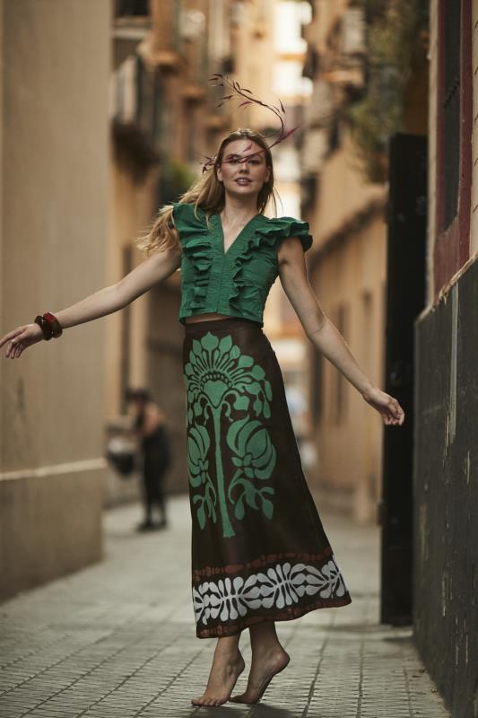 PANAMBI FALDA EVASE MARRON FLOR VERDE FRANJA POIRETI