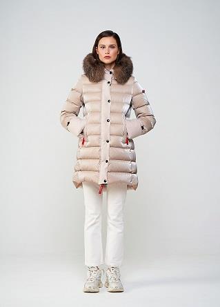 Parka DICHI modelo CARMIT en beige.